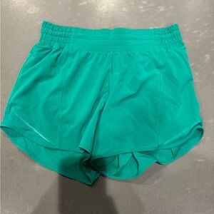 Lulu Hotty hot 4” shorts